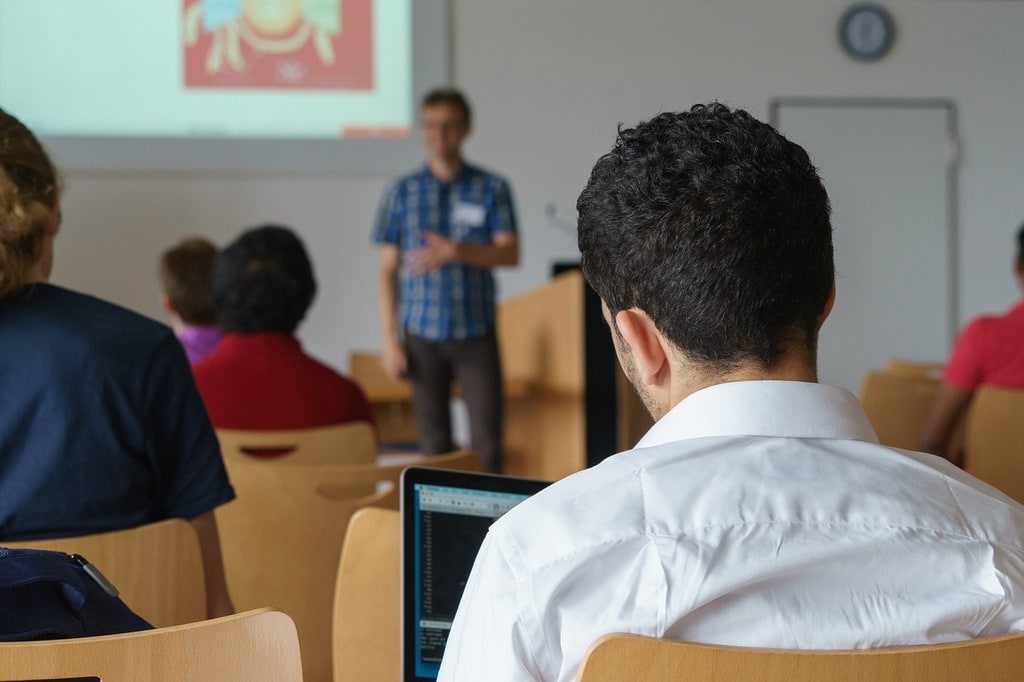 Quelles sont les formations accessibles après l'obtention d'un DEUST l'université de Lille ?